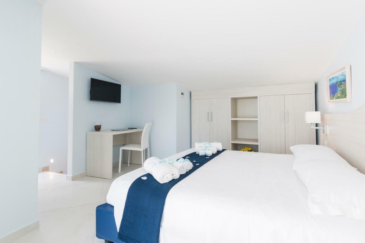 Relais Kaora Guesthouse Сант'Агнело Екстериор снимка