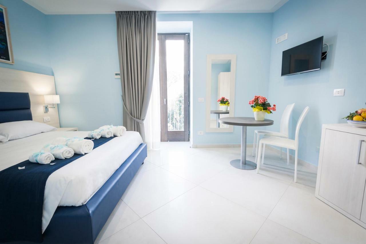 Relais Kaora Guesthouse Сант'Агнело Екстериор снимка